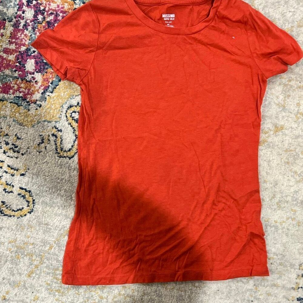 Mossimo Supply Co. Women’s Red T-Shirt – Size Small